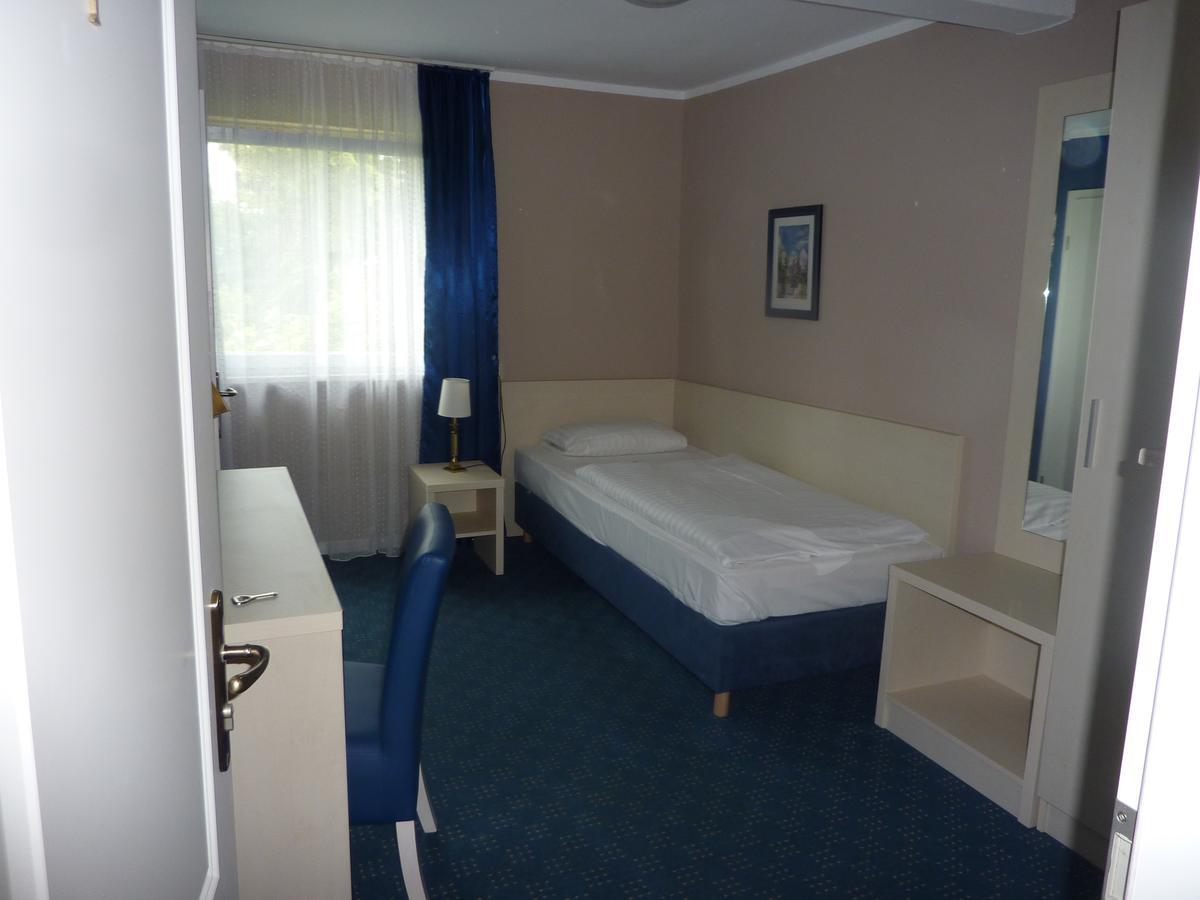 Hotel Pelikan キッツィンゲン エクステリア 写真
