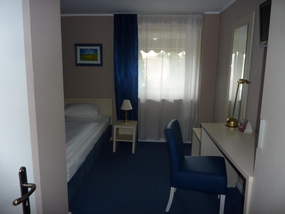 Hotel Pelikan キッツィンゲン エクステリア 写真